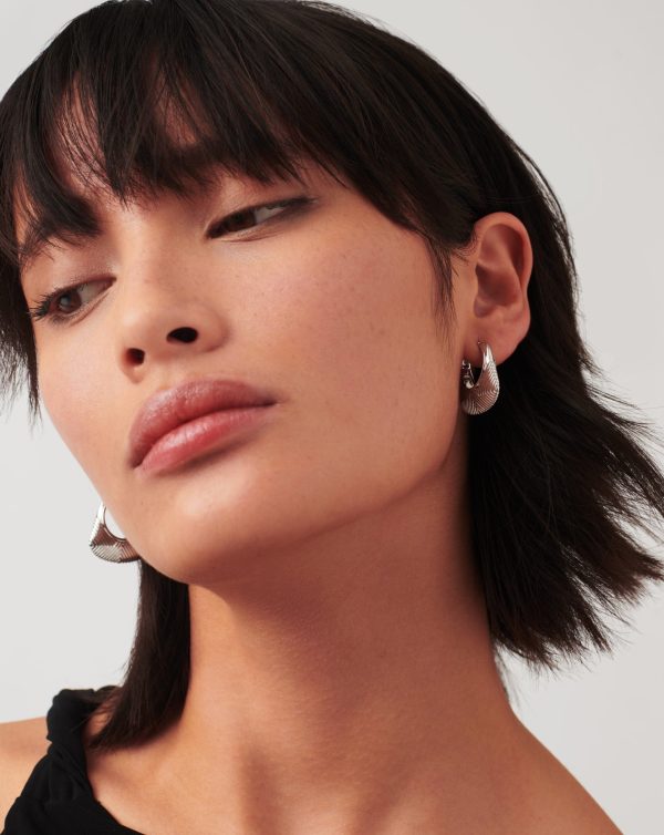 Hera Ridge Hoop Earrings Fashion